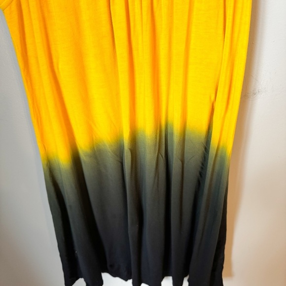 WD NY Lightweight Beachy Ombré Yellow Knee Length Dress Size Medium - Picture 3 of 5